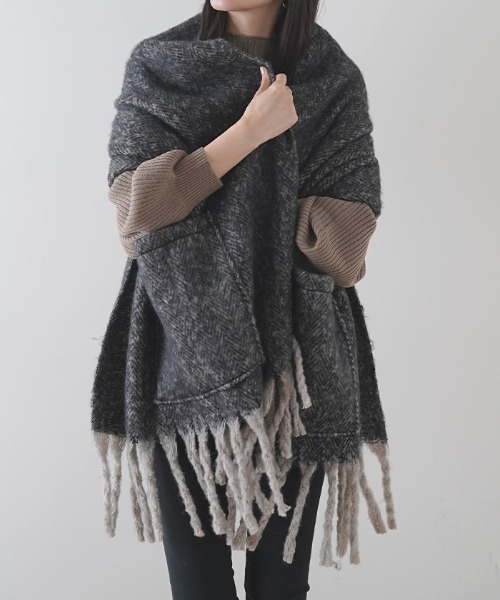 Futier land(フューティアランド)の「ポケット付きツイード風フェイクウールマフラー(マフラー・レディース・ブラック/ブラウン・FREE)」の13枚目の写真