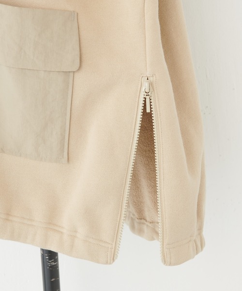BEARDSLEY（ビアズリー）の「両サイドのジップでシルエットを変えて楽しめる裏毛ジッププルオーバー（Tシャツ/カットソー・レディース・ブラック/ベージュ・FREE）」の17枚目の写真