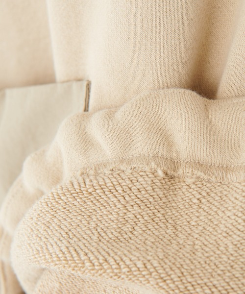 BEARDSLEY（ビアズリー）の「両サイドのジップでシルエットを変えて楽しめる裏毛ジッププルオーバー（Tシャツ/カットソー・レディース・ブラック/ベージュ・FREE）」の16枚目の写真