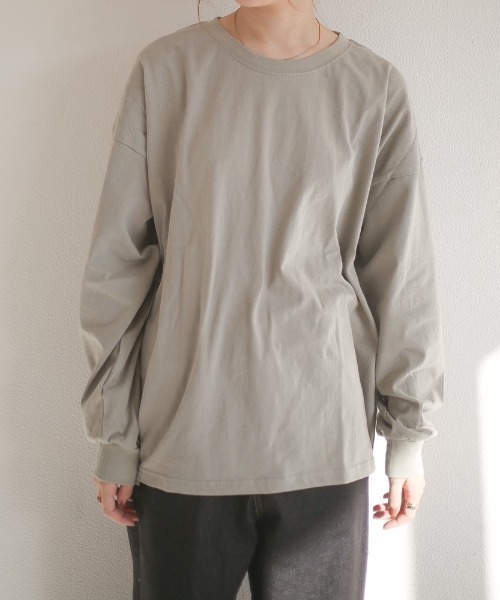 spoon store（スプーンストア）の「ゆったり長袖Tシャツ（Tシャツ/カットソー・レディース・ホワイト/ブルー系その他/チャコール/ライトブルー/ベージュ系その他/カーキ/アイボリー・MEDIUM/フリー）」の5枚目の写真
