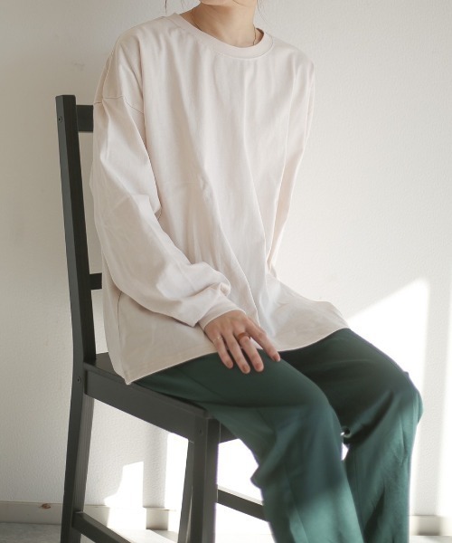 spoon store（スプーンストア）の「ゆったり長袖Tシャツ（Tシャツ/カットソー・レディース・ホワイト/ブルー系その他/チャコール/ライトブルー/ベージュ系その他/カーキ/アイボリー・MEDIUM/フリー）」の3枚目の写真