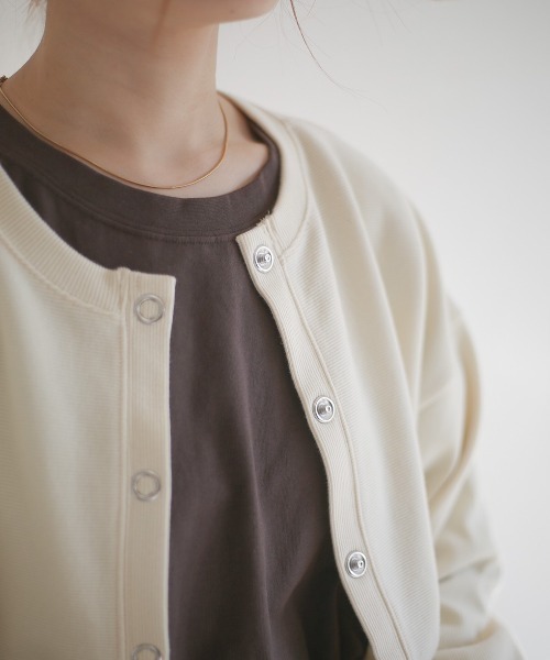 spoon store（スプーンストア）の「ゆったり長袖Tシャツ（Tシャツ/カットソー・レディース・ホワイト/ブルー系その他/チャコール/ライトブルー/ベージュ系その他/カーキ/アイボリー・MEDIUM/フリー）」の15枚目の写真