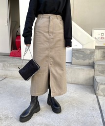 ☆ 着回し力抜群。スリット入りタイトロングスカート