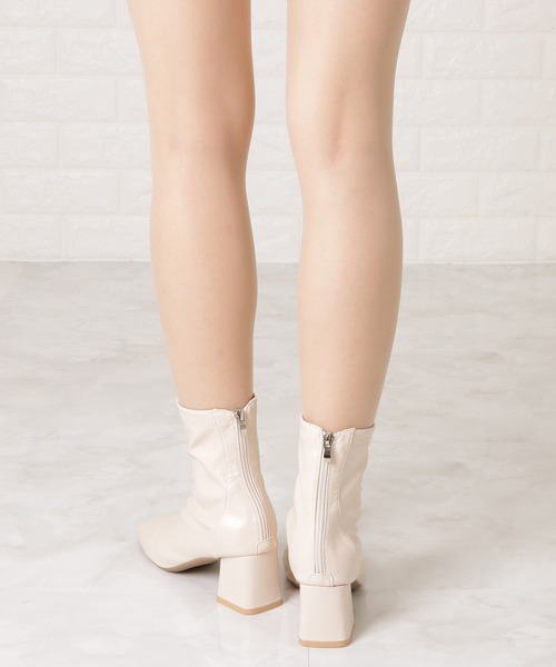 Lace Ladies（レースレディース）の「スクエアトゥ 太ヒールショートブーツ（ブーツ・レディース・ブラック/アイボリー/ベージュ/ブラック系2/ブラウン系2・22.5/23/23.5/24/24.5/25）」の17枚目の写真