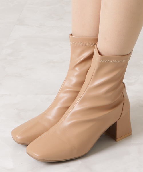 Lace Ladies（レースレディース）の「スクエアトゥ 太ヒールショートブーツ（ブーツ・レディース・ブラック/アイボリー/ベージュ/ブラック系2/ブラウン系2・22.5/23/23.5/24/24.5/25）」の21枚目の写真