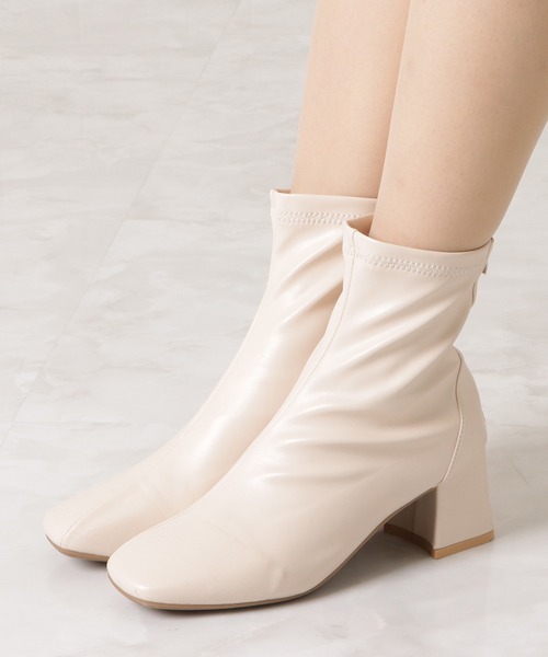 Lace Ladies（レースレディース）の「スクエアトゥ 太ヒールショートブーツ（ブーツ・レディース・ブラック/アイボリー/ベージュ/ブラック系2/ブラウン系2・22.5/23/23.5/24/24.5/25）」の13枚目の写真