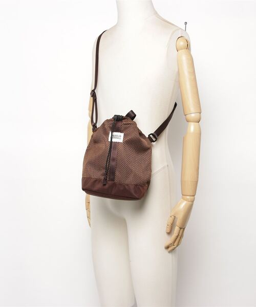 FRANKLIN & MARSHALL（フランクリンマーシャル）の「【FRANKLIN&MARSHALL】Mesh Purse shoulder（ショルダーバッグ・メンズ・ベージュ/グレー・FREE）」の3枚目の写真