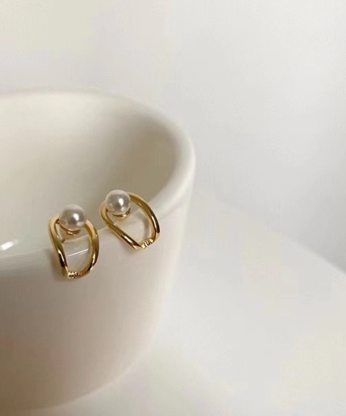 LAC-VERT（ラック・ヴェール）の「センターパールピアス（ピアス（両耳用）・レディース・ゴールド・FREE）」の4枚目の写真