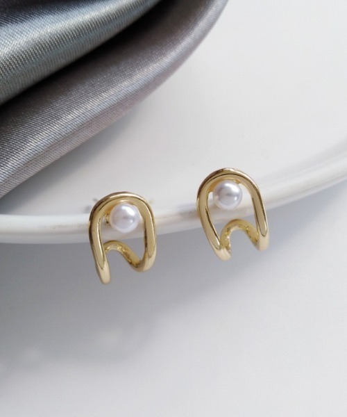 LAC-VERT（ラック・ヴェール）の「センターパールピアス（ピアス（両耳用）・レディース・ゴールド・FREE）」の6枚目の写真