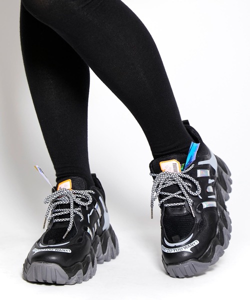 babyShoop（ベイビーシュープ）の「オーロラデザイン厚底スニーカー（スニーカー・レディース・ブラック・MEDIUM/LARGE/X-LARGE/XX-LARGE）」の3枚目の写真