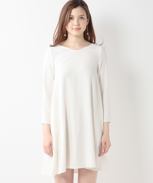 Jewel Changes（ジュエルチェンジズ）の「JOC TAC/PL Vネック Aライン ワンピース / シンプル / フレア / 無地（ワンピース・レディース・オフホワイト/ブラック・フリー）」の4枚目の写真