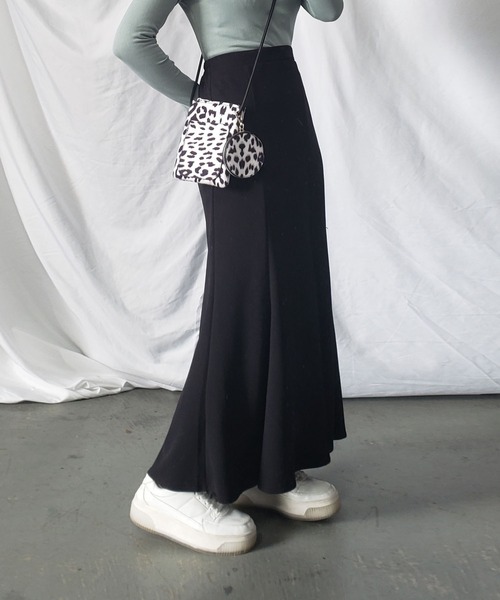 me+em select（ミームセレクト）の「※【 新色追加／９色展開 】ハイウエストカラーロングマーメイドスカート（スカート・レディース・ブルー/イエロー系その他/グリーン/アイボリー/オレンジ/ブラック/ダークグリーン/パープル/ラベンダー・MEDIUM）」の10枚目の写真