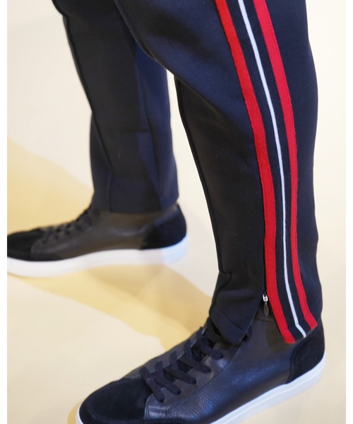 Banana Republic（バナナリパブリック）の「サイドストライプ スキューバニット ジョガーパンツ（スウェットパンツ・メンズ・ブラック・M/S）」の3枚目の写真