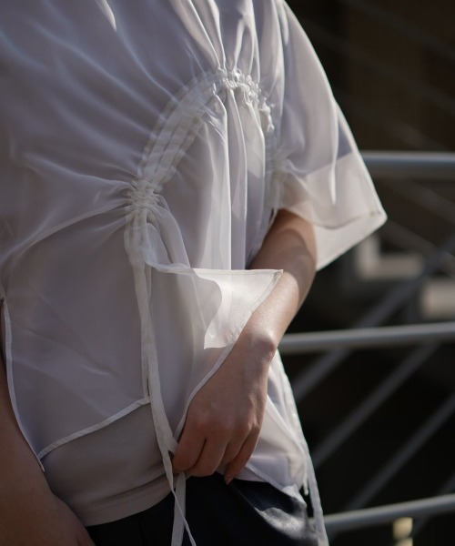 AULA AILA（アウラアイラ）の「AULA AILA/アウラアイラ/別注ドロストリング レイヤードTシャツ（Tシャツ/カットソー・レディース・ホワイト/ブラック・FREE）」の3枚目の写真