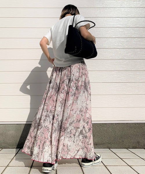 Q(キュー)の「ロゴ半袖T(Tシャツ/カットソー・レディース・アイボリー/ダークグレー・MEDIUM)」の7枚目の写真