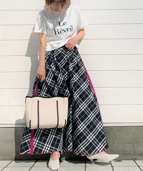 Q(キュー)の「ロゴ半袖T(Tシャツ/カットソー・レディース・アイボリー/ダークグレー・MEDIUM)」の9枚目の写真