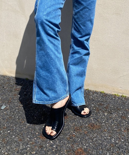 y/m by RIKA（イムバイリカ）の「オーバーカバーミュール（サンダル・レディース・オフホワイト/ブラック・LARGE/MEDIUM/SMALL）」の22枚目の写真