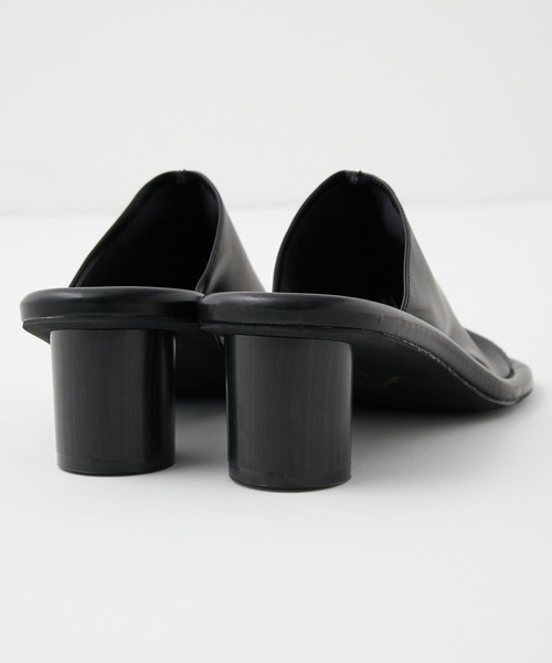 y/m by RIKA（イムバイリカ）の「オーバーカバーミュール（サンダル・レディース・オフホワイト/ブラック・LARGE/MEDIUM/SMALL）」の4枚目の写真