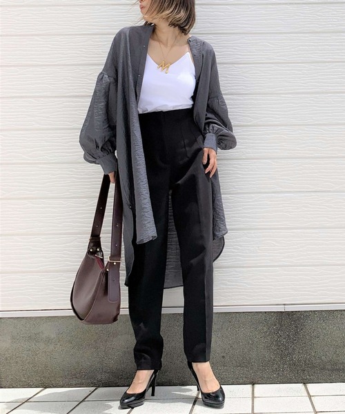 Q（キュー）の「Backギャザーシャツ（シャツ/ブラウス・レディース・チャコールグレー/アイボリー・MEDIUM）」の9枚目の写真