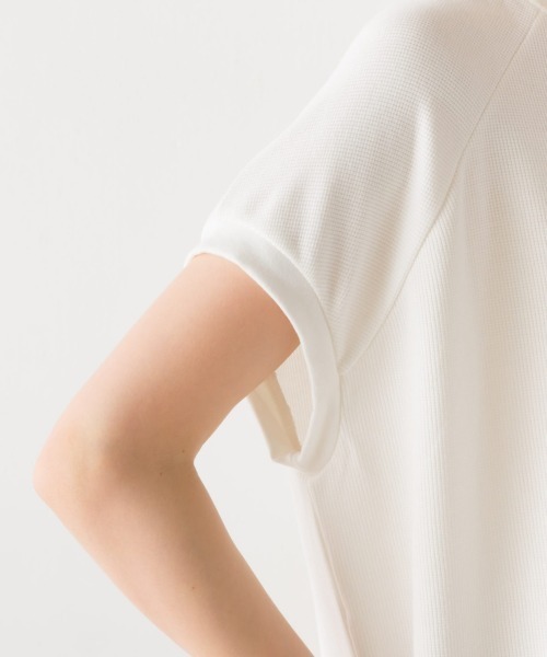 OMNES（オムネス）の「ベアワッフル裾スリットプルオーバー（その他トップス・レディース・ホワイト/ベージュ/ネイビー/イエロー/ラベンダー/グレイッシュベージュ/チャコール・FREE）」の10枚目の写真