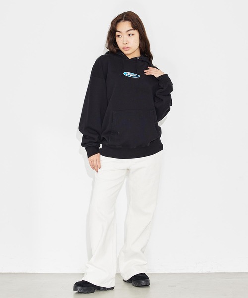 X-girl（エックスガール）の「OVAL LOGO PATCH SWEAT HOODIE（パーカー・レディース・ブラック/ダークグリーン/バーガンディー・S/M/L/XL）」の9枚目の写真