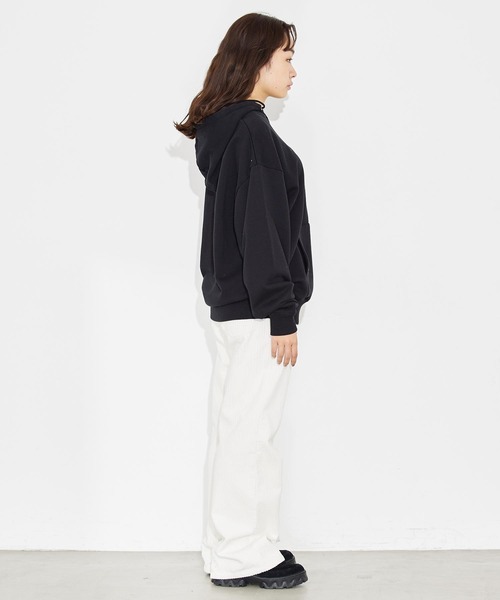 X-girl（エックスガール）の「OVAL LOGO PATCH SWEAT HOODIE（パーカー・レディース・ブラック/ダークグリーン/バーガンディー・S/M/L/XL）」の11枚目の写真