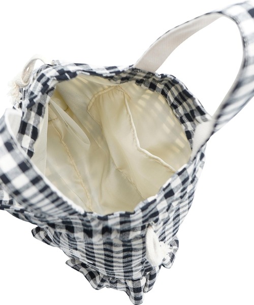 MILKFED.(ミルクフェド)の「COOPER FRILL DRAWSTRING BAG MINI/ギンガムチェック フリル ミニ トートバッグ/巾着(トートバッグ・レディース・ブラック/ベージュ/レッド・ONE SIZE)」の11枚目の写真