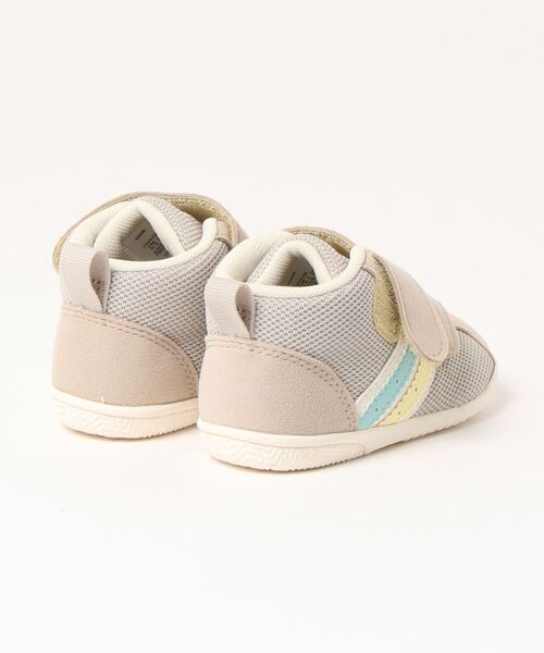 SUKUSUKU(スクスク)の「ASICS KIDS(アシックス キッズ)コンフィ ファーストシューズ MS 3(スニーカー・キッズ・ベージュ・12.0cm/13.5cm/12.5cm/11.5cm/13.0cm)」の3枚目の写真