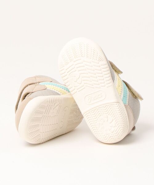 SUKUSUKU(スクスク)の「ASICS KIDS(アシックス キッズ)コンフィ ファーストシューズ MS 3(スニーカー・キッズ・ベージュ・12.0cm/13.5cm/12.5cm/11.5cm/13.0cm)」の2枚目の写真