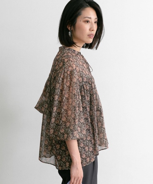 URBAN RESEARCH ROSSO WOMEN（アーバンリサーチ　ロッソ）の「ペイズリーフラワーギャザーブラウス（シャツ/ブラウス・レディース・ブラック系その他/グリーン系その他・FREE）」の4枚目の写真