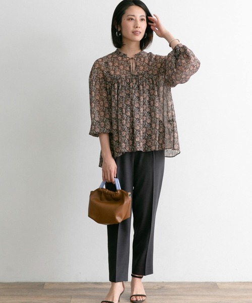 URBAN RESEARCH ROSSO WOMEN（アーバンリサーチ　ロッソ）の「ペイズリーフラワーギャザーブラウス（シャツ/ブラウス・レディース・ブラック系その他/グリーン系その他・FREE）」の5枚目の写真