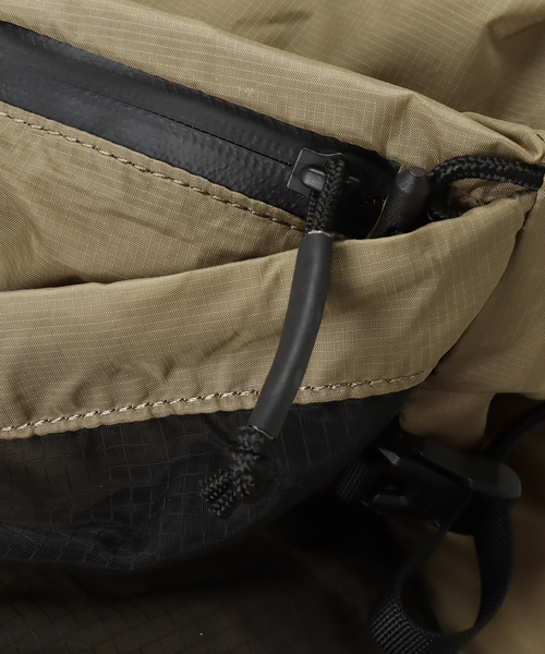 TERG（ターグ）の「【TERG / ターグ】ライトロールトップバックパック コヨーテ（バックパック/リュック・メンズ・キャメル・FREE）」の15枚目の写真
