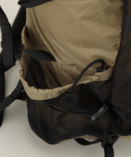 TERG（ターグ）の「【TERG / ターグ】ライトロールトップバックパック コヨーテ（バックパック/リュック・メンズ・キャメル・FREE）」の12枚目の写真