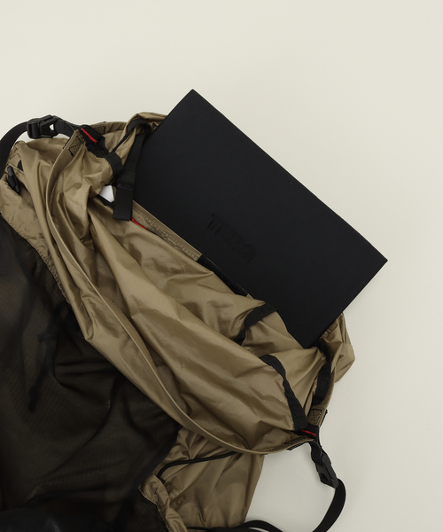 TERG（ターグ）の「【TERG / ターグ】ライトロールトップバックパック コヨーテ（バックパック/リュック・メンズ・キャメル・FREE）」の5枚目の写真