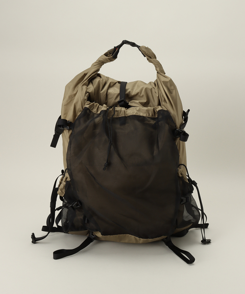 TERG（ターグ）の「【TERG / ターグ】ライトロールトップバックパック コヨーテ（バックパック/リュック・メンズ・キャメル・FREE）」の22枚目の写真