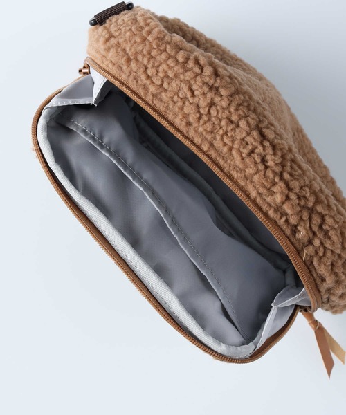 Lee(リー)の「【Lee】ボアショルダーバッグ(ショルダーバッグ・レディース・ブラック/ブラウン・ONE SIZE)」の10枚目の写真