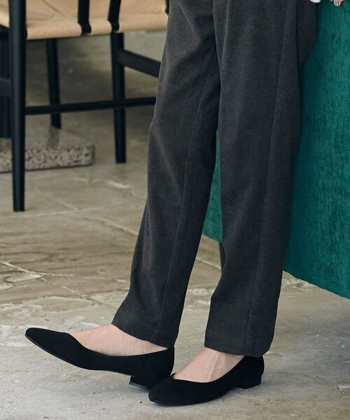 grove(グローブ)の「【ふわっと心地よい足入れ】人気デザインが復活!やわここち(R)Vカットフラットパンプス(日本製)(パンプス・レディース・ブラック/ガンメタ/ベージュ系その他7/ブラック系3/ライトベージュ・50/40/35/45/30/25/20)」の3枚目の写真