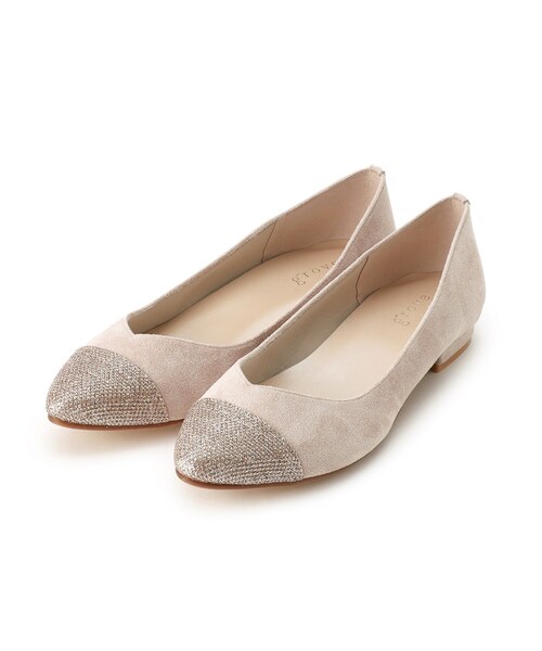 grove(グローブ)の「【ふわっと心地よい足入れ】人気デザインが復活!やわここち(R)Vカットフラットパンプス(日本製)(パンプス・レディース・ブラック/ガンメタ/ベージュ系その他7/ブラック系3/ライトベージュ・50/40/35/45/30/25/20)」の4枚目の写真