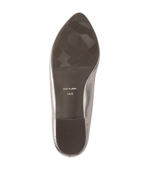 grove(グローブ)の「【ふわっと心地よい足入れ】人気デザインが復活!やわここち(R)Vカットフラットパンプス(日本製)(パンプス・レディース・ブラック/ガンメタ/ベージュ系その他7/ブラック系3/ライトベージュ・50/40/35/45/30/25/20)」の18枚目の写真