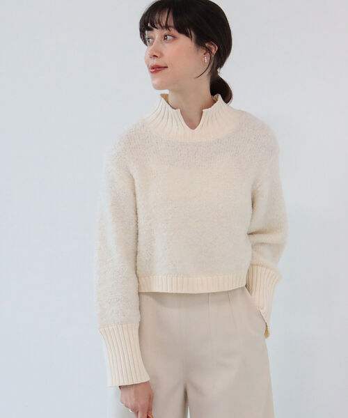 Ray BEAMS（レイビームス）の「Ray BEAMS / ボア ニット スリット ハイネック（ニット/セーター・レディース・オフホワイト/マスタード・ONE SIZE）」の8枚目の写真