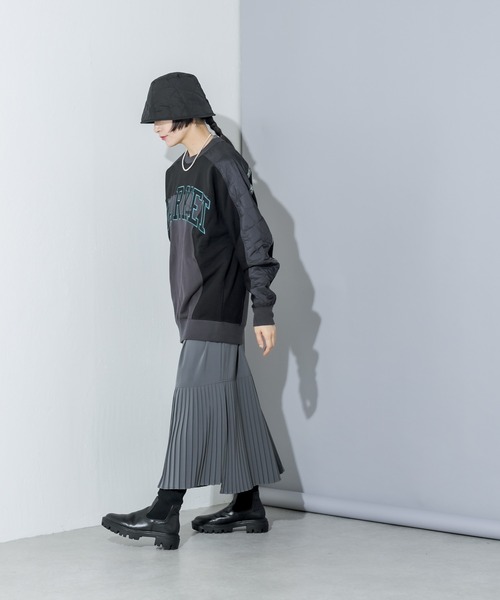 PUMA（プーマ）の「【PUMA×MARKET（プーマ×マーケット）】リラックスクルースウェット（スウェット・レディース・ブラック・MEDIUM）」の13枚目の写真