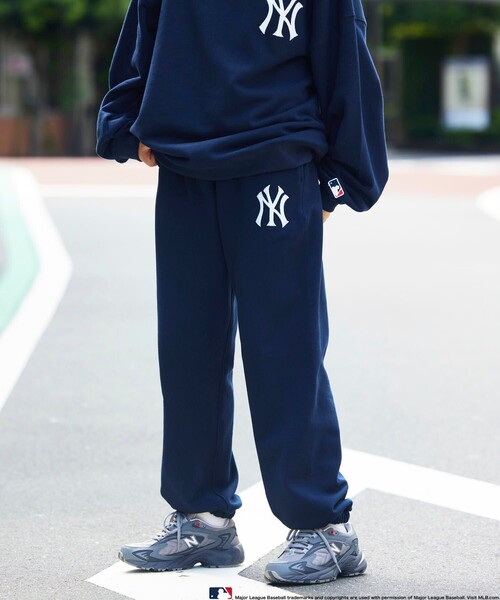 MLB(メジャーリーグベースボール)の「【MLB/メジャーリーグベースボール】PUBLUX 別注MLBロゴ刺繍スウェットパンツ/裏起毛/ユニセックス(スウェットパンツ・メンズ・ブラック/グレー系その他2/グレー系その他/ネイビー・SMALL/MEDIUM/LARGE)」の4枚目の写真