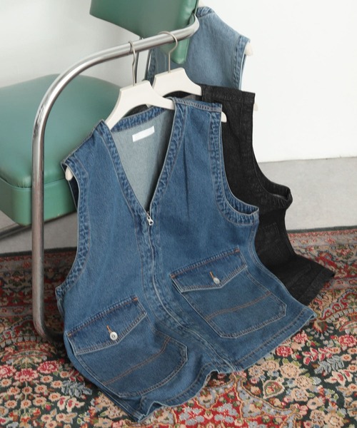 SENSE OF PLACE by URBAN RESEARCH(センスオブプレイスバイアーバンリサーチ)の「Vネックデニムベスト(ベスト・メンズ・インディゴブルー/ライトインディゴブルー/ブラック・MEDIUM/LARGE)」の3枚目の写真