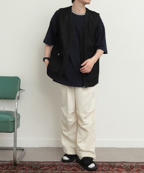 SENSE OF PLACE by URBAN RESEARCH(センスオブプレイスバイアーバンリサーチ)の「Vネックデニムベスト(ベスト・メンズ・インディゴブルー/ライトインディゴブルー/ブラック・MEDIUM/LARGE)」の7枚目の写真