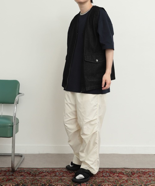 SENSE OF PLACE by URBAN RESEARCH(センスオブプレイスバイアーバンリサーチ)の「Vネックデニムベスト(ベスト・メンズ・インディゴブルー/ライトインディゴブルー/ブラック・MEDIUM/LARGE)」の8枚目の写真