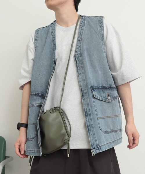 SENSE OF PLACE by URBAN RESEARCH(センスオブプレイスバイアーバンリサーチ)の「Vネックデニムベスト(ベスト・メンズ・インディゴブルー/ライトインディゴブルー/ブラック・MEDIUM/LARGE)」の17枚目の写真