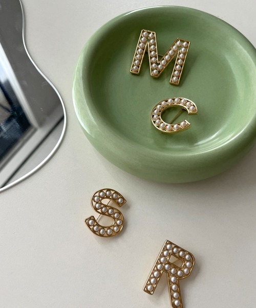 prose verse（プロズヴェール）の「パールイニシャルブローチ（ブローチ/コサージュ・レディース・ピンクゴールド/シャンパン/ゴールド/ゴールド系その他2・ﾌﾘ-）」の8枚目の写真