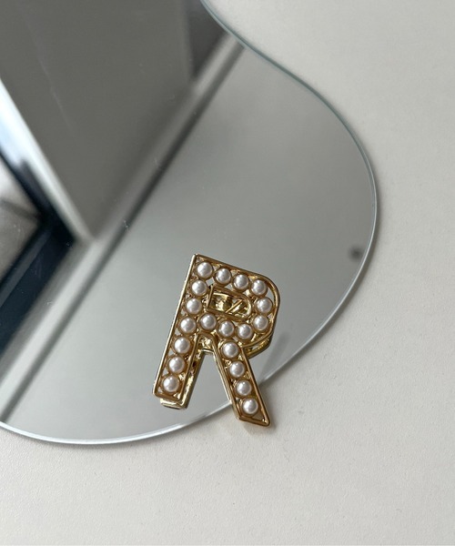 prose verse（プロズヴェール）の「パールイニシャルブローチ（ブローチ/コサージュ・レディース・ピンクゴールド/シャンパン/ゴールド/ゴールド系その他2・ﾌﾘ-）」の9枚目の写真