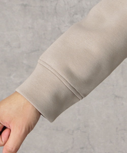 URBAN COLLECTION(アーバンコレクション)の「ポンチ素材 異素材ブロッキングトレーナー(スウェット・メンズ・ネイビー/ライトグレー/グレイッシュベージュ・M/L/XL)」の9枚目の写真