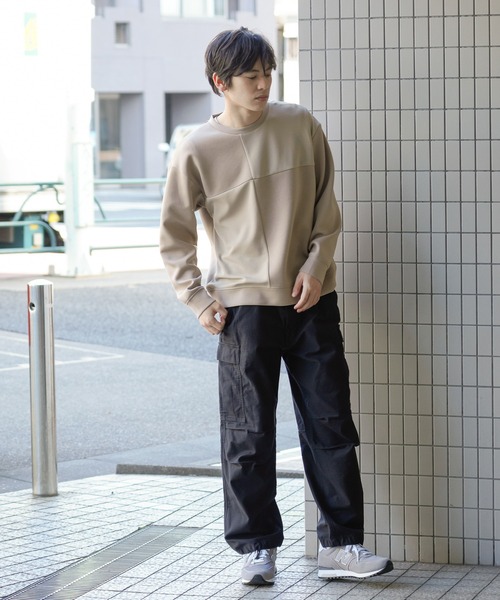 URBAN COLLECTION(アーバンコレクション)の「ポンチ素材 異素材ブロッキングトレーナー(スウェット・メンズ・ネイビー/ライトグレー/グレイッシュベージュ・M/L/XL)」の10枚目の写真